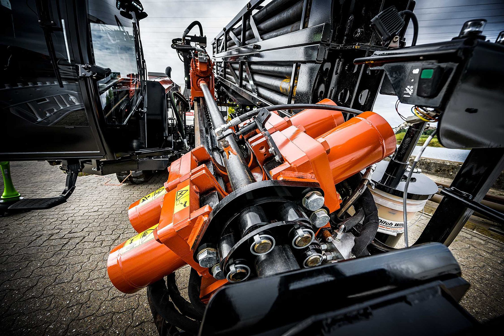 Bild des Horizontalbohrers Ditch Witch AT120 (Händler: RICONA Baumaschinenvertrieb aus Erfurt)